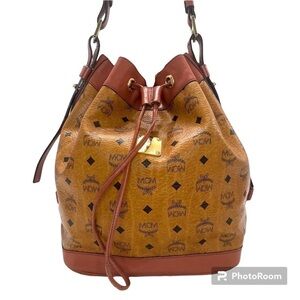 🔥MCM Bucket Bag COA and Dustbag